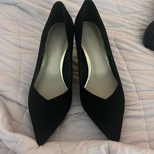 Kelly & Katie size 8 suede black heels.